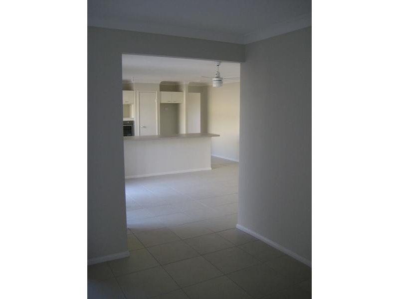 9 Willowood Place, Fernvale QLD 4306