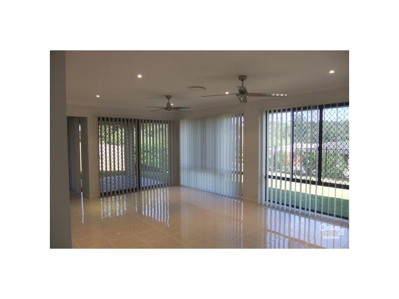 25 Honeywood Drive, Fernvale QLD 4306