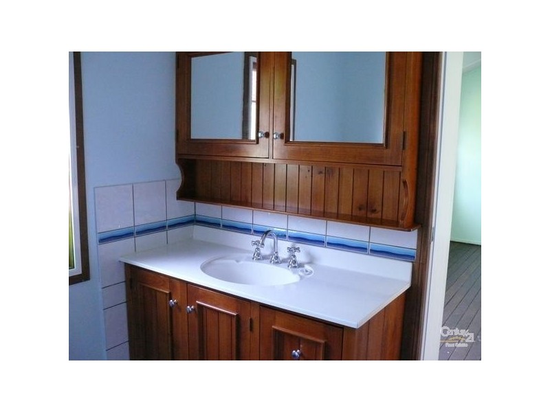 18 Park Street, Lowood QLD 4311