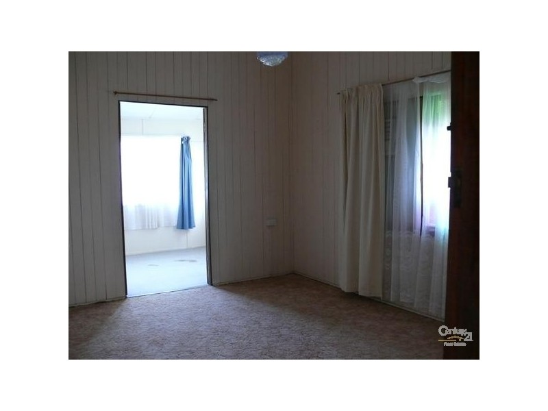 18 Park Street, Lowood QLD 4311