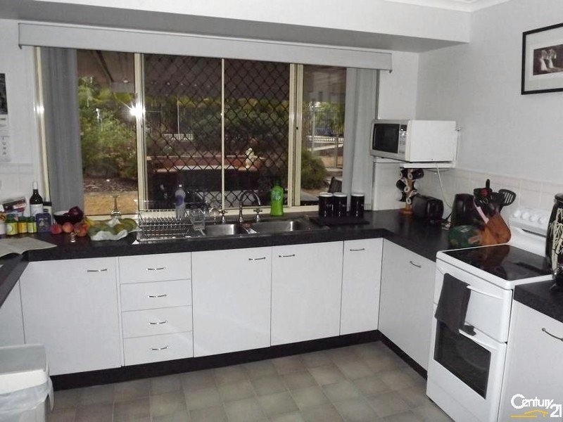 16 Dumke Street, Lowood QLD 4311