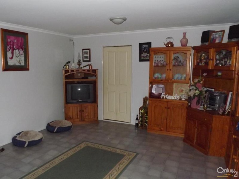 16 Dumke Street, Lowood QLD 4311