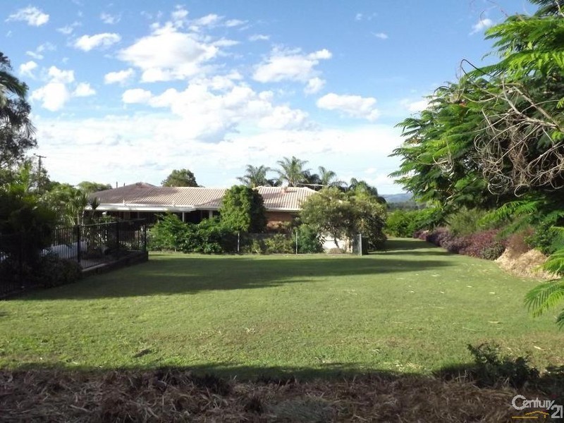 16 Dumke Street, Lowood QLD 4311