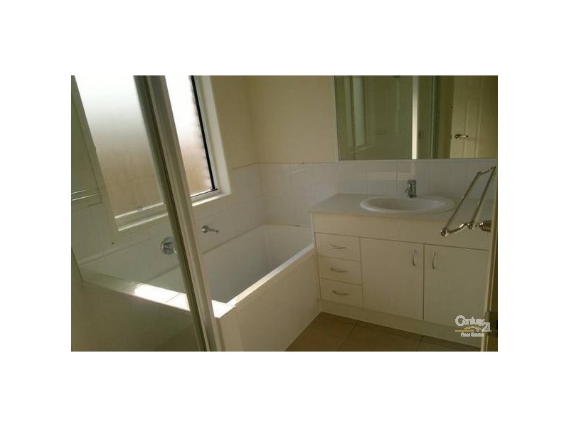 3 Fiery Street, Brassall QLD 4305