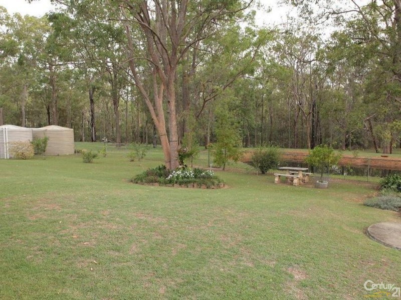 60 Buckingham Crt, Mount Hallen QLD 4312