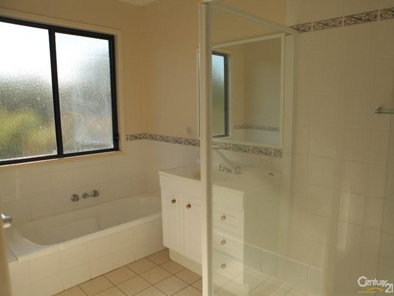 19 Daintree Court, Fernvale QLD 4306