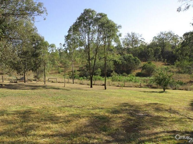 19 Daintree Court, Fernvale QLD 4306