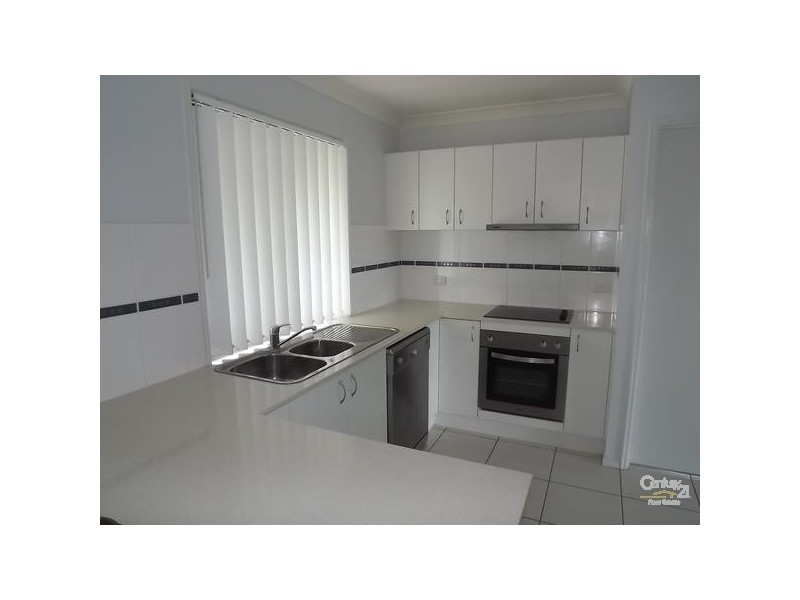 6 Lewis Crescent, Lowood QLD 4311