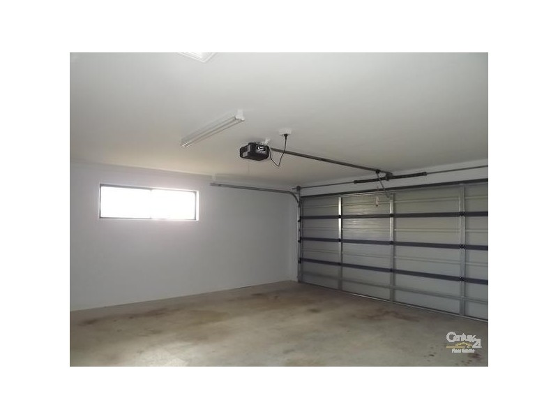 6 Lewis Crescent, Lowood QLD 4311