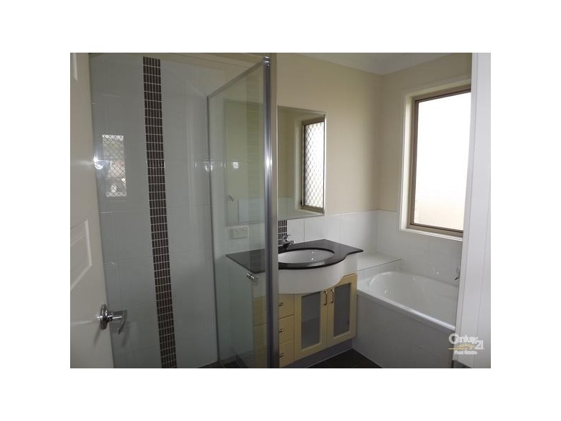 12 Spoonbill Court, Lowood QLD 4311