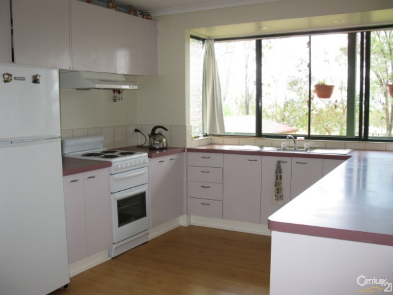 65 Cricket Rd, Regency Downs QLD 4341