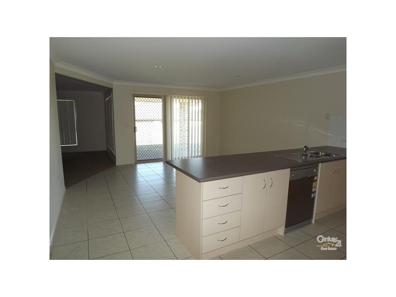 27 Spoonbill Court, Lowood QLD 4311