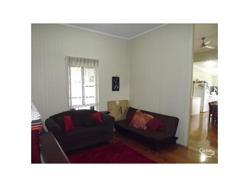 6 Ellen Street, Lowood QLD 4311