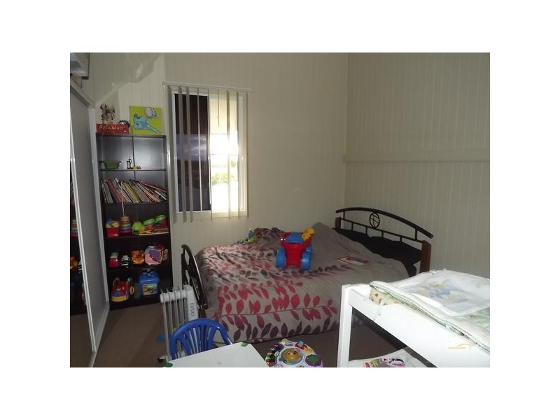 6 Ellen Street, Lowood QLD 4311