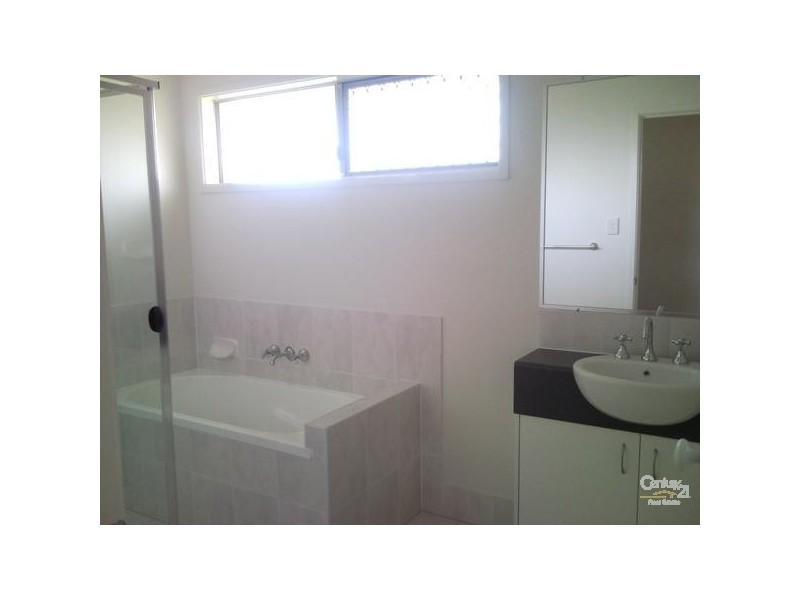 8 Heron Close, Lowood QLD 4311