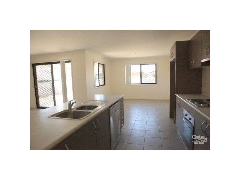 10 Honeyeater Place, Lowood QLD 4311