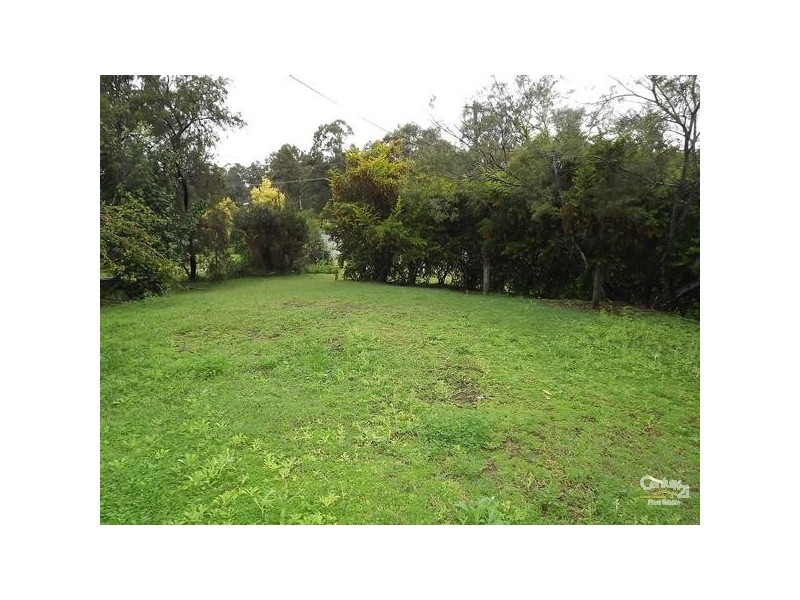 5 Broad Street, Brassall QLD 4305