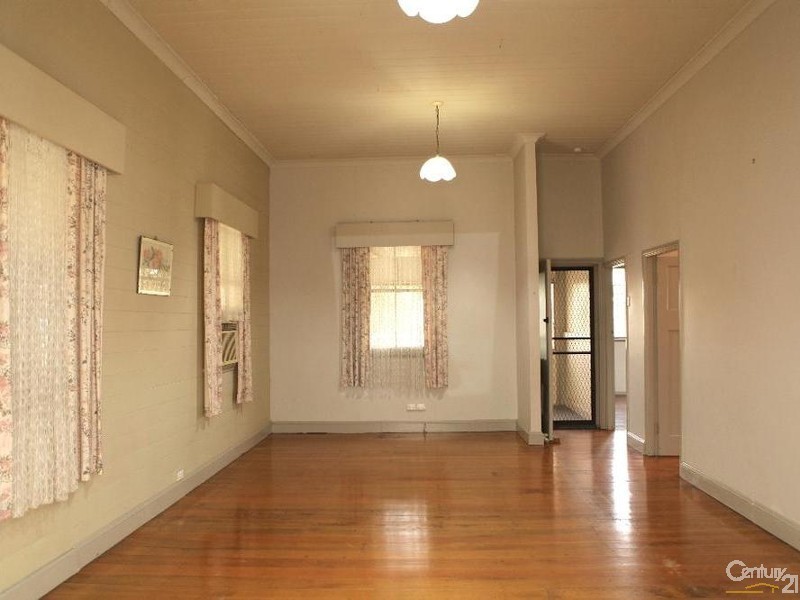 10 Church St, Lowood QLD 4311