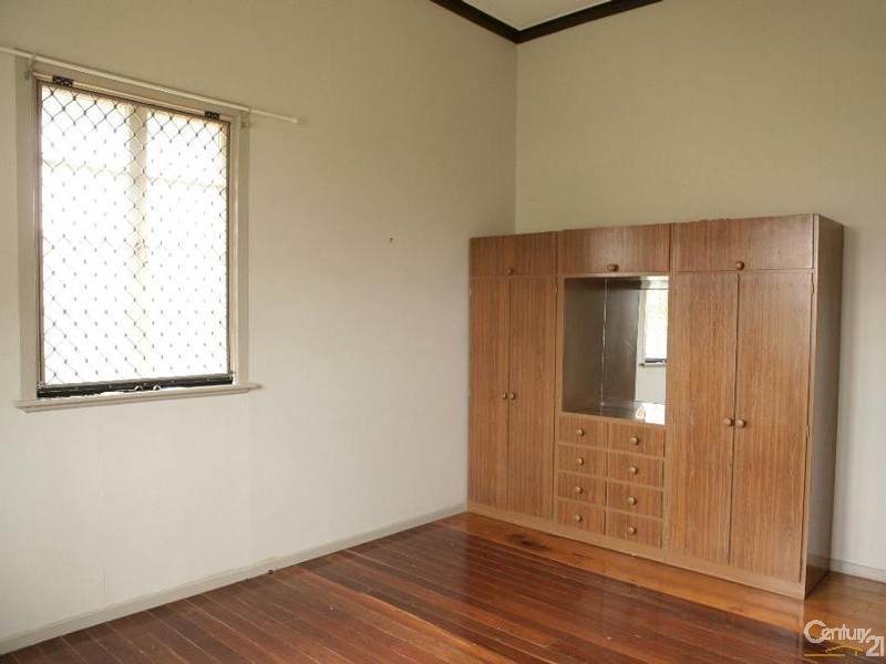 10 Church St, Lowood QLD 4311