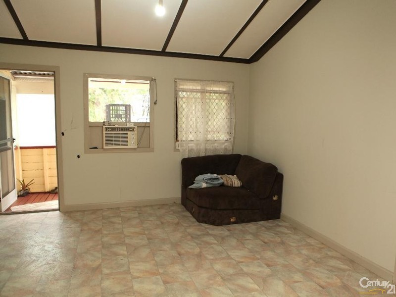 10 Church St, Lowood QLD 4311