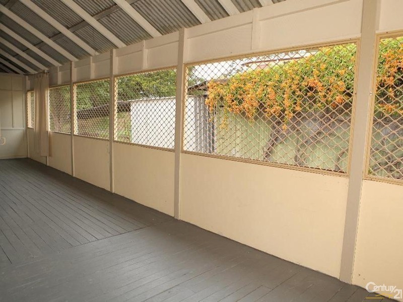 10 Church St, Lowood QLD 4311