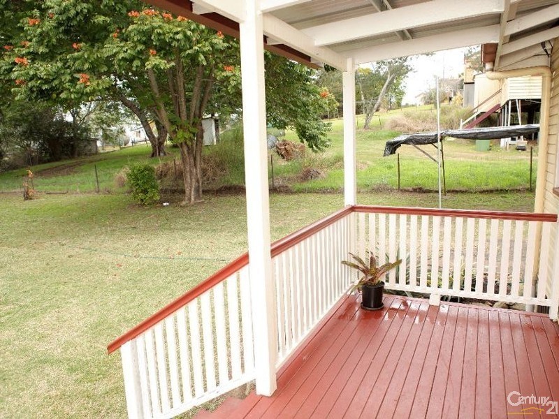 10 Church St, Lowood QLD 4311