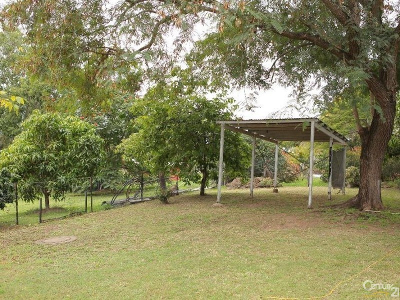 10 Church St, Lowood QLD 4311