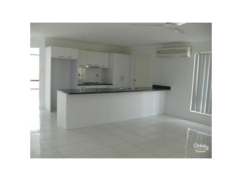 19 Spoonbill Court, Lowood QLD 4311