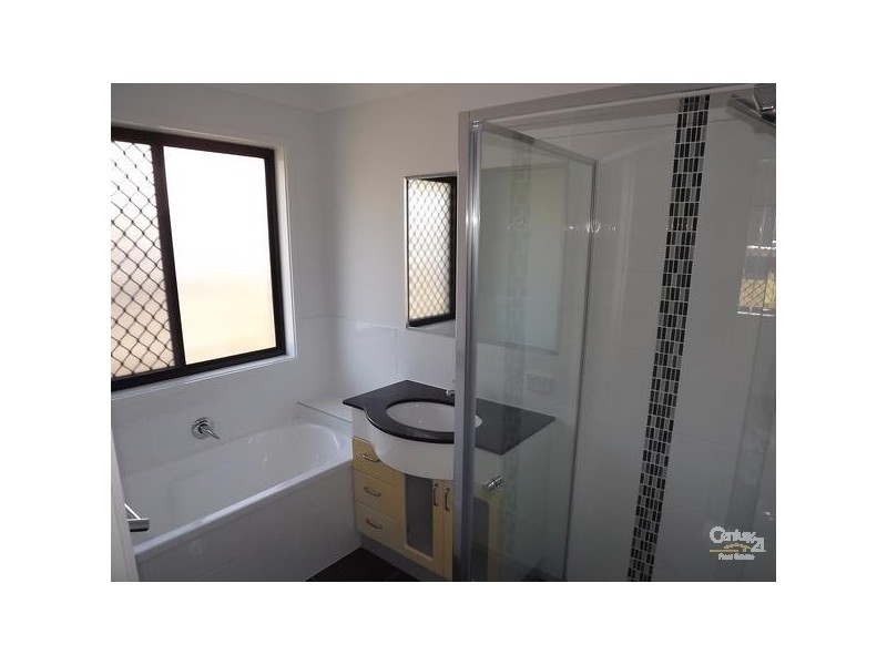 19 Spoonbill Court, Lowood QLD 4311