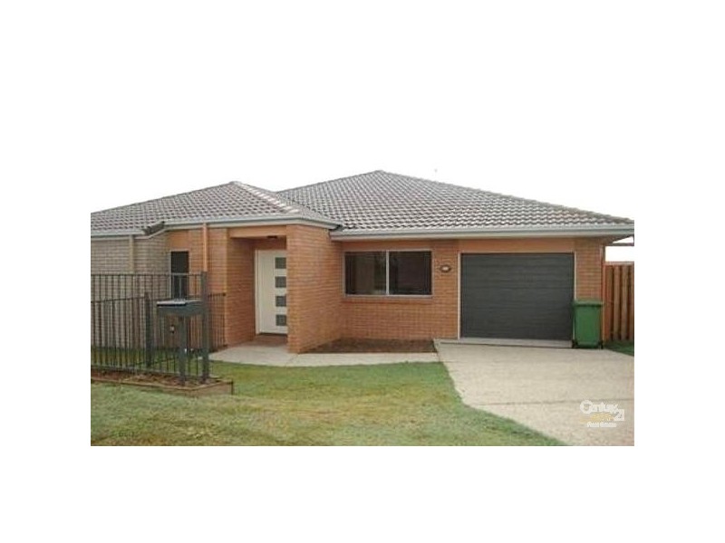 2/9 Harrier Place, Lowood QLD 4311