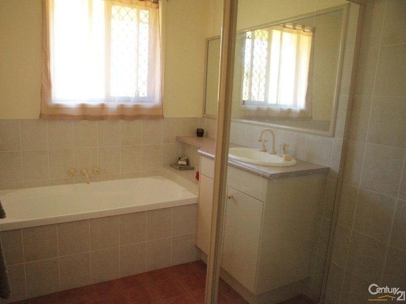 2 Cypress Crt, Brightview QLD 4311