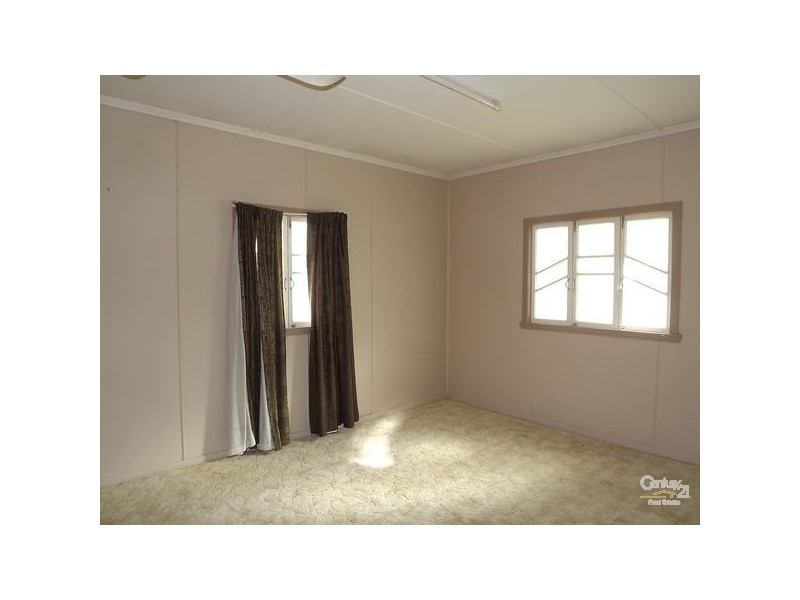152 Main Street, Lowood QLD 4311