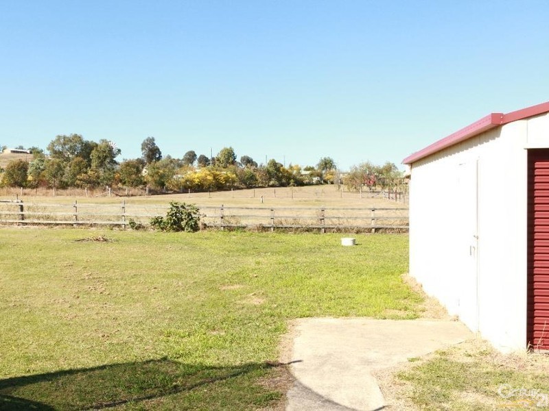 10 Acacia Crt, Plainland QLD 4341