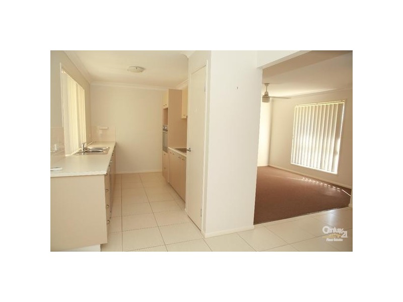 36 Honeyeater Place, Lowood QLD 4311