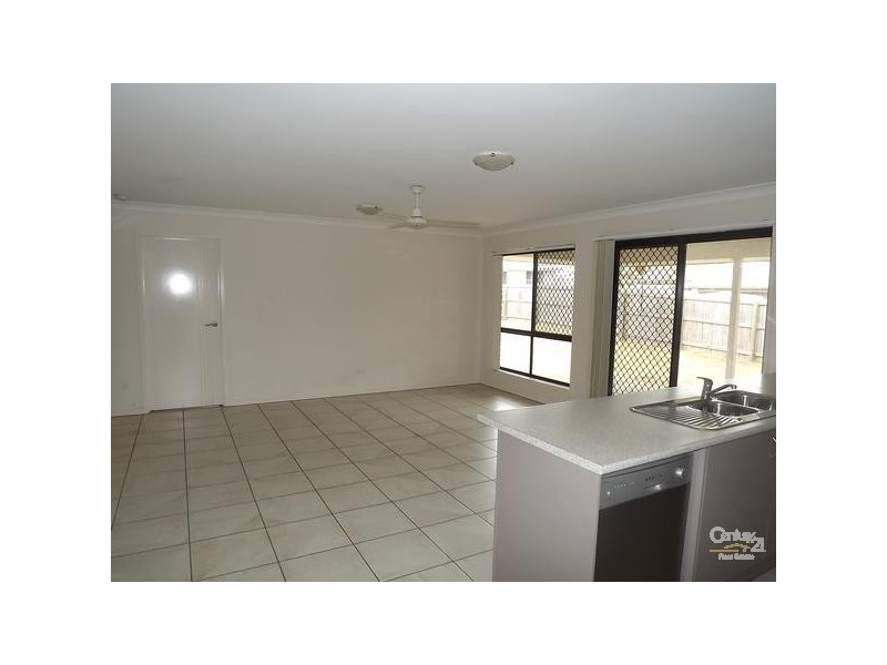 10 Sandpiper Drive, Lowood QLD 4311