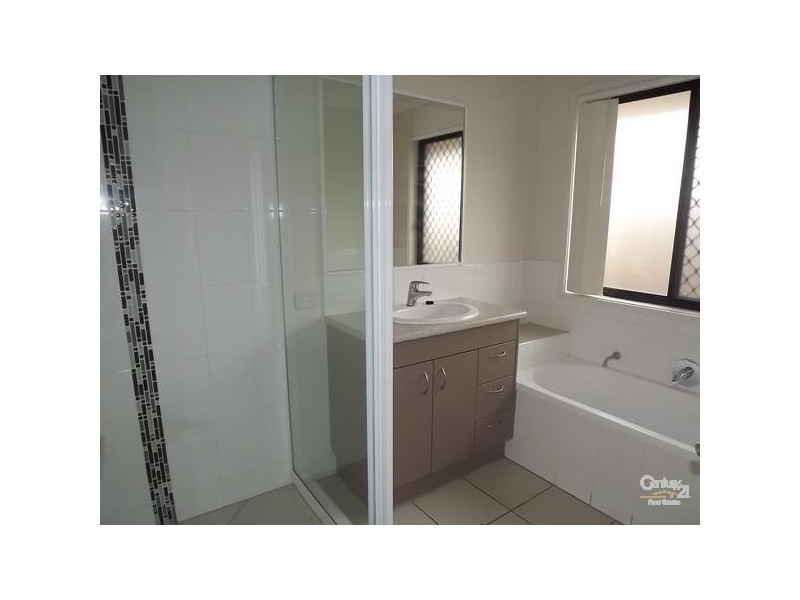 10 Sandpiper Drive, Lowood QLD 4311