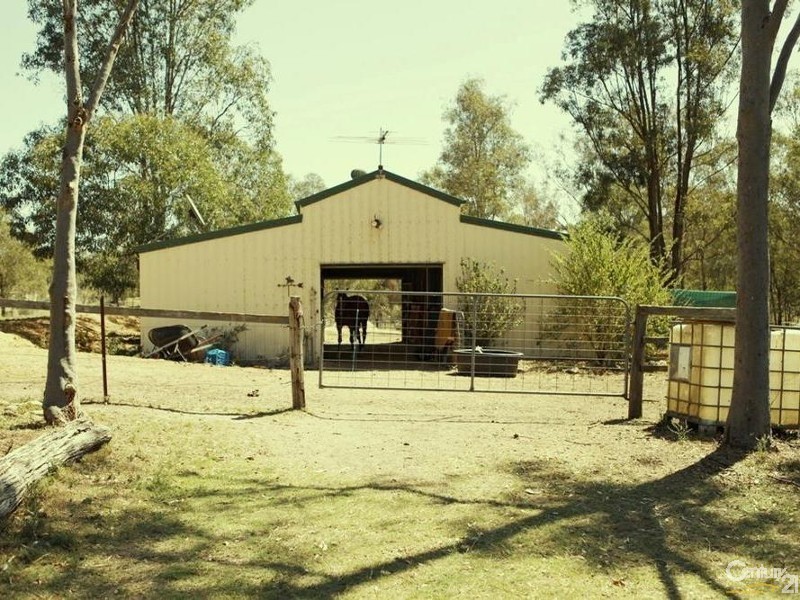 1 Bucknall Crt, Regency Downs QLD 4341