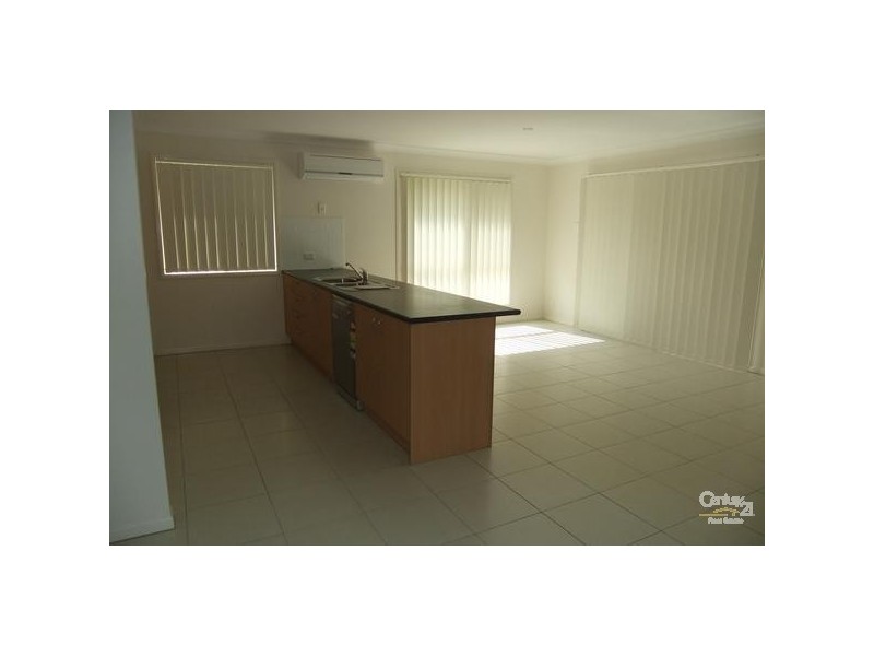 10 Bray Street, Lowood QLD 4311