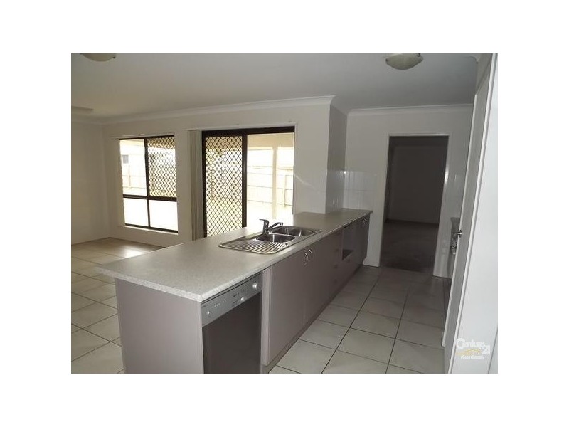 10 Sandpiper Drive, Lowood QLD 4311