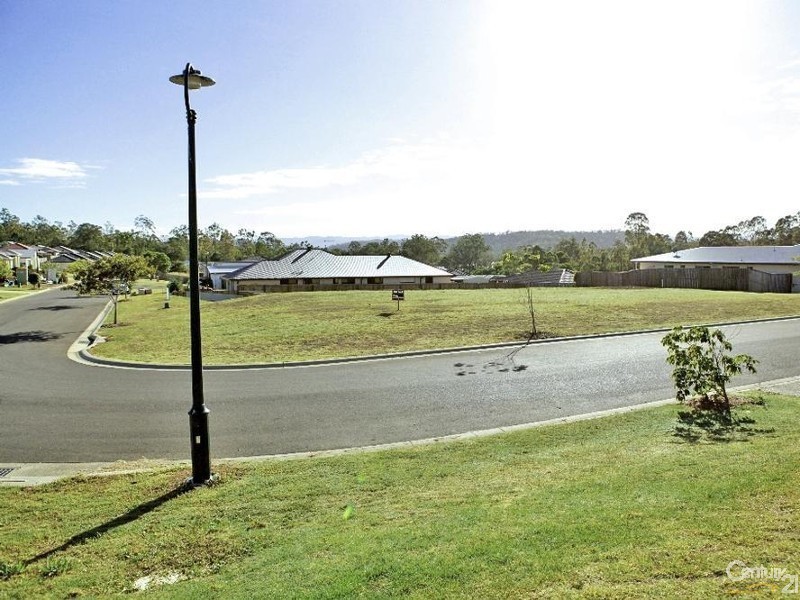 17 Noblewood Crescent, Fernvale QLD 4306