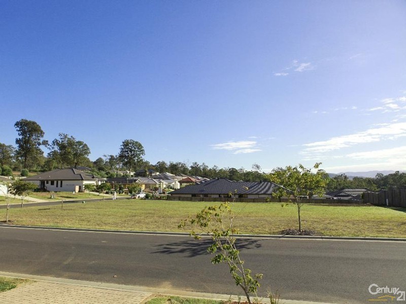 17 Noblewood Crescent, Fernvale QLD 4306