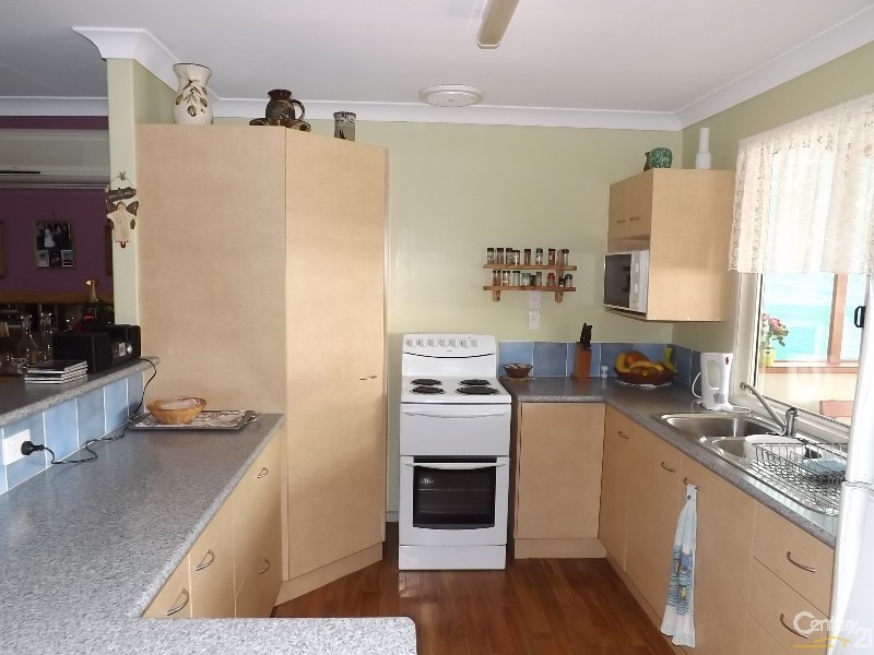 22 Mack Street, Esk QLD 4312