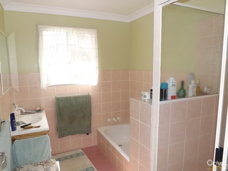 22 Mack Street, Esk QLD 4312