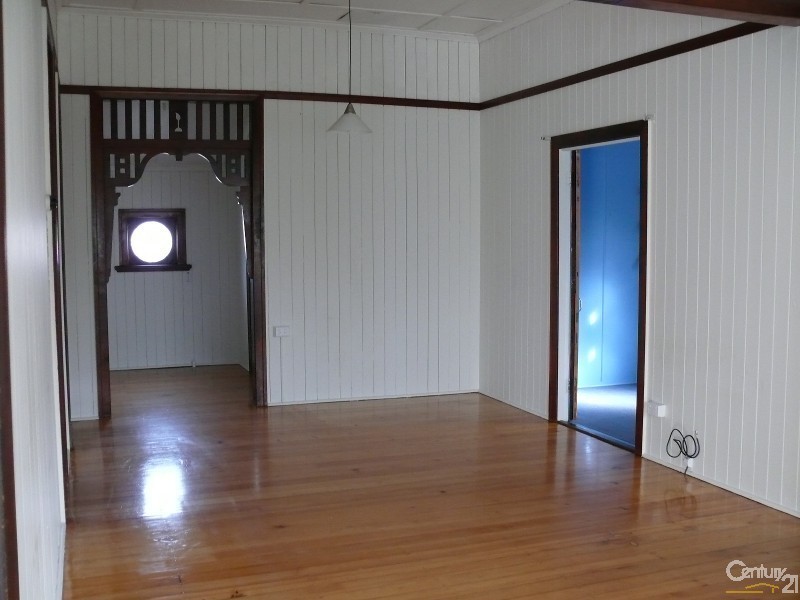 18  Park Street, Lowood QLD 4311