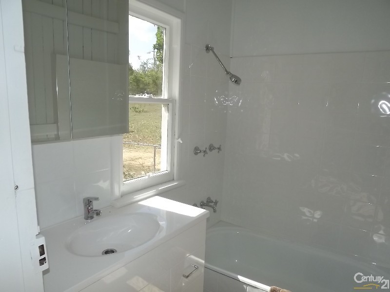 3 Wivenhoe – Somerset Road, Wivenhoe Pocket QLD 4306