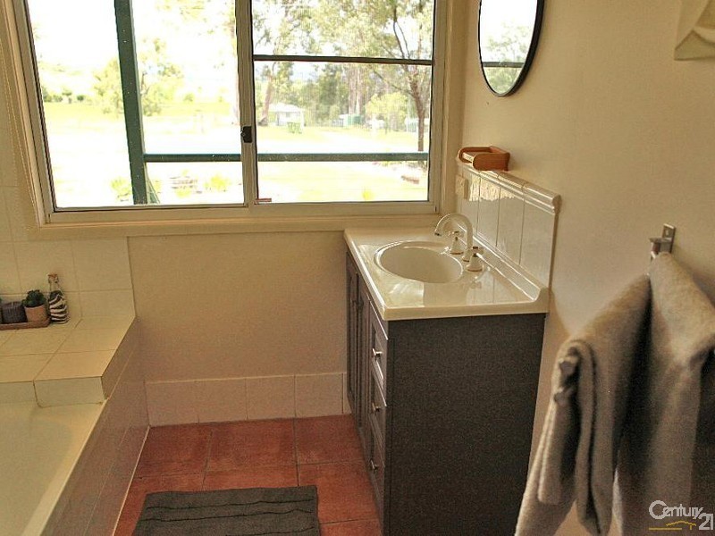 15 Pats Rd, Plainland QLD 4341