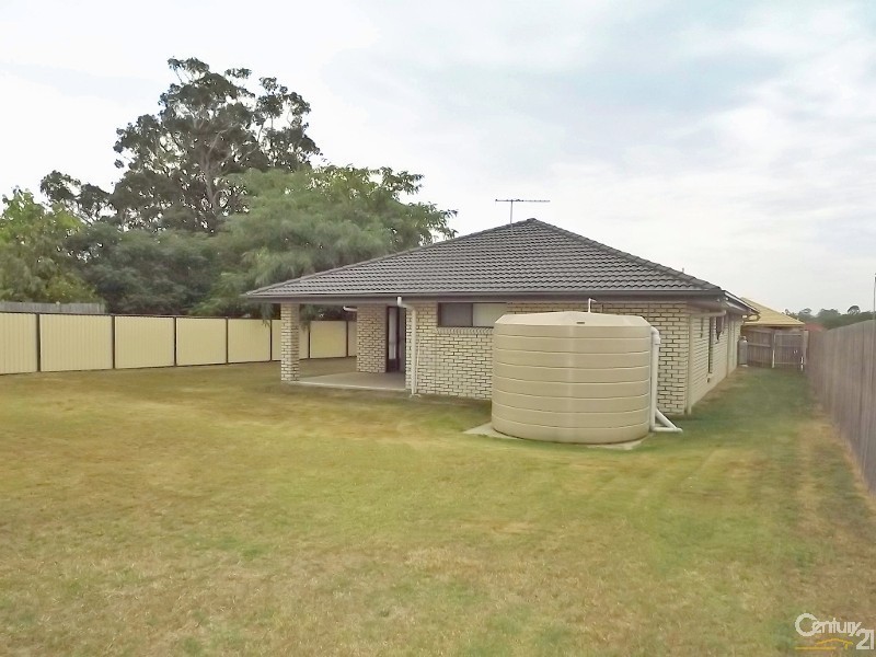 11 Williams St, Lowood QLD 4311