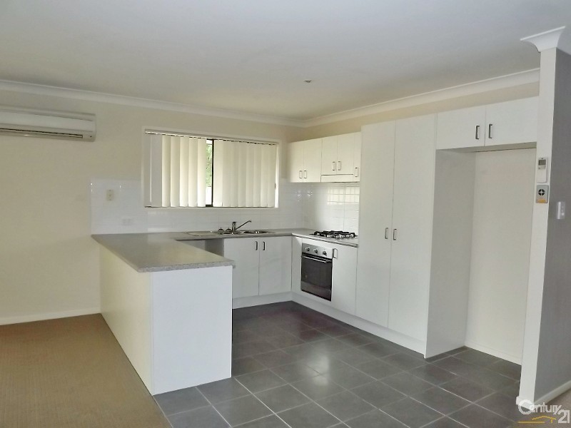 11 Williams St, Lowood QLD 4311