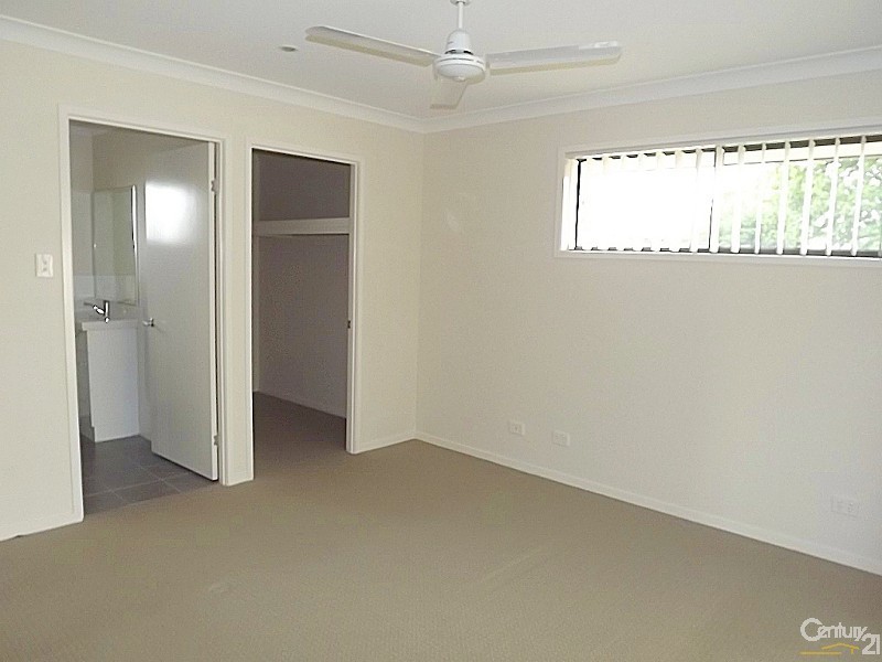 11 Williams St, Lowood QLD 4311