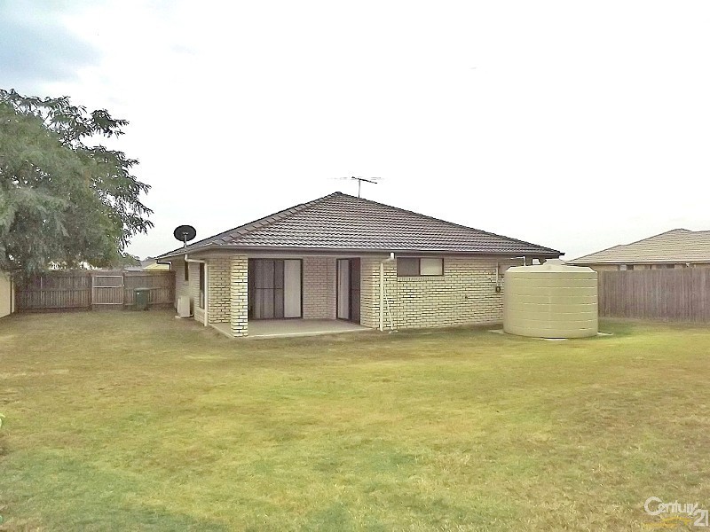 11 Williams St, Lowood QLD 4311